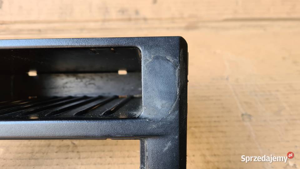 Iveco Daily 4 0611 ramka radia 1 din półka radio Deski rozdzielcze, konsole dolnośląskie Legnica