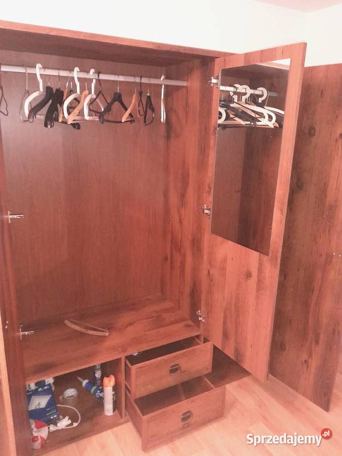 Kilka mebli symboloczne 150 Środa Śląska