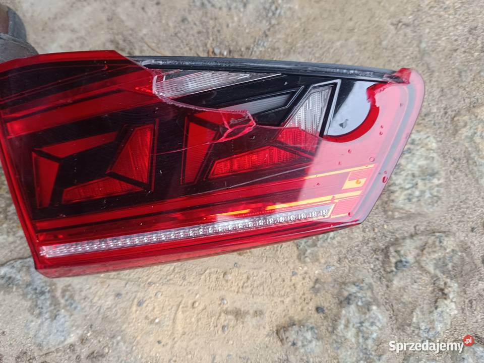 Kierunkowskaz dynamiczny passat b8 prawy kombi osobowe Opole
