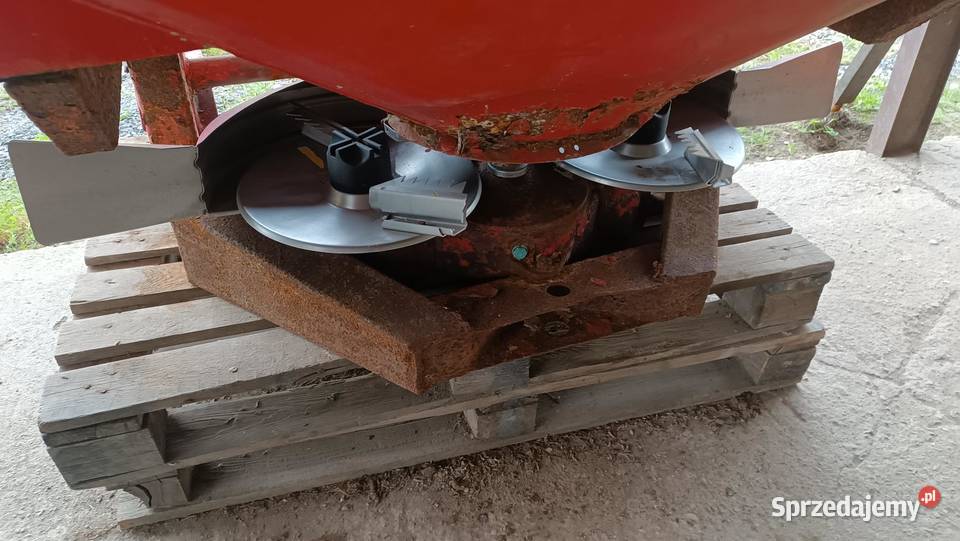 Rozsiewacz Kuhn ZSB900 Sokołów Podlaski