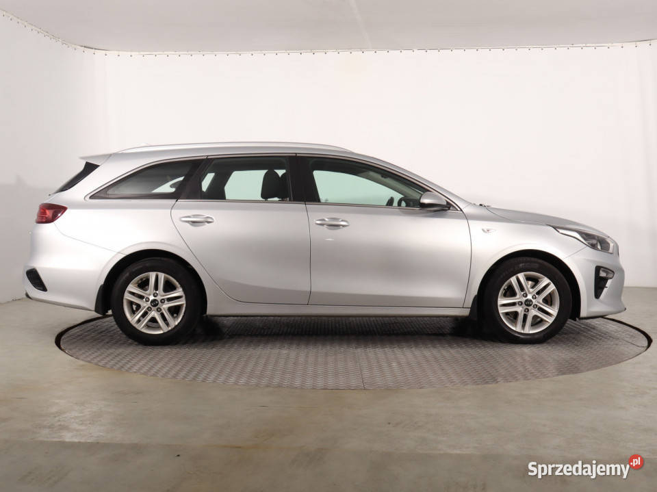 Kia Ceed 16 CRDi MHEV radio
