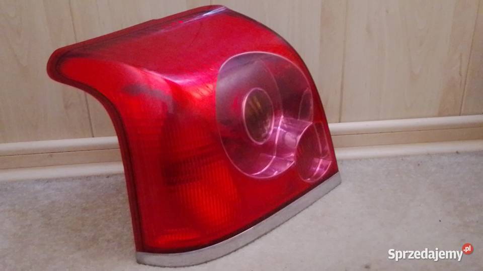 Lampa tylna Toyota Avensis T25 sedan strona lewa lewe Wyszków
