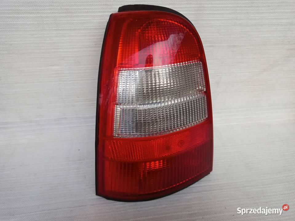 Opel Vectra B Kombi Caravan lampa tył tylna lewa osobowe Lampy tylne Sieradz