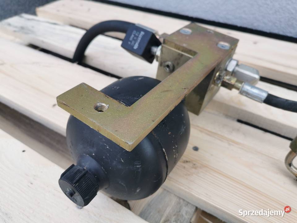 Akumulator hydrauliczny CAT TH 330B wielkopolskie Wilkowo