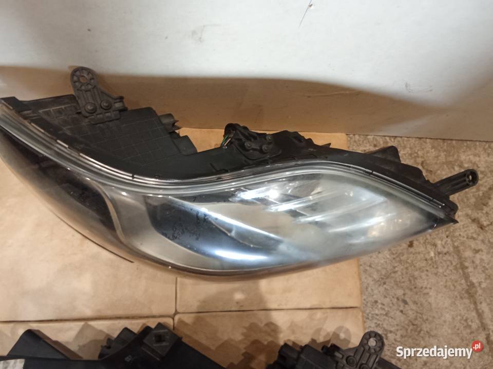 Hyundai ix20 LIFT2013r reflektory przednie lewy Kamieniec Wrocławski