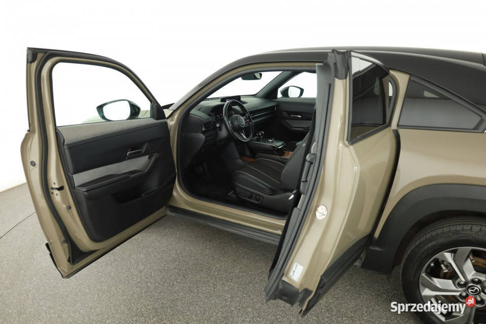 Mazda MX30 eSkyactiv asystent pasa ruchu