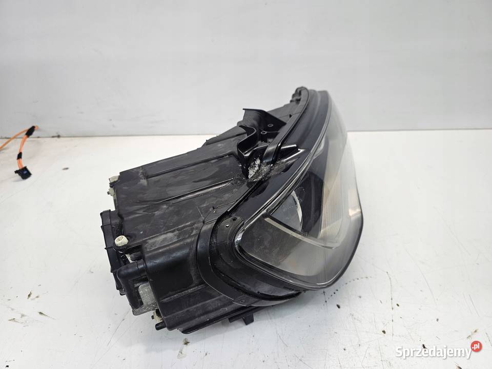 REFLEKTOR XENON LED PRAWY AUDI A3 8V 8V0941032A Przystajń sprzedam