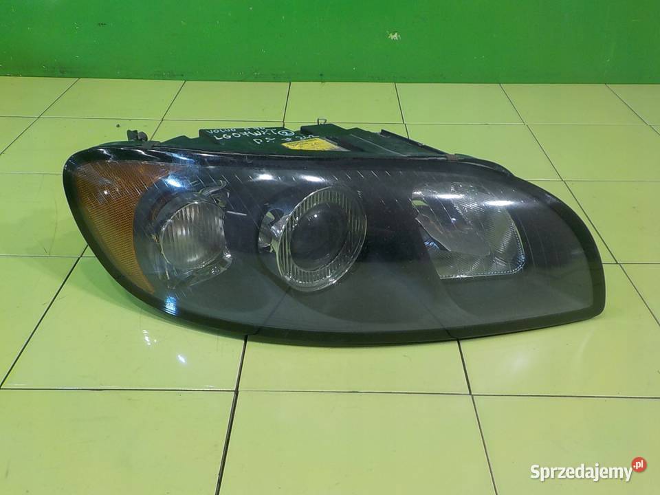 VOLVO C70 II 24 B AUT 07r 2D lampa prawa przod mazowieckie Suków