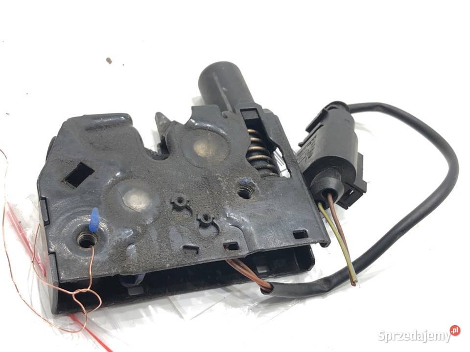 ZAMEK MASKI PRAWY AUDI A7 4G Hatchback