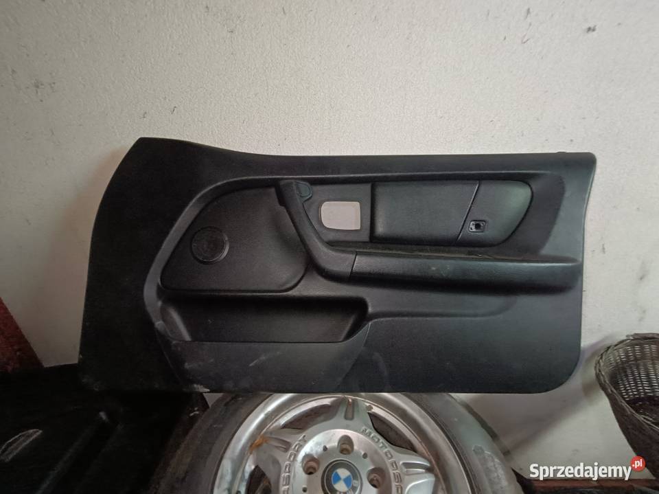 Boczki e36 skóra Rok produkcji 2000 Wyposażenie wnętrza Michów