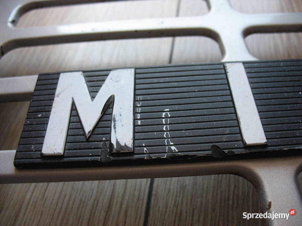 Mitsubihi Pajero atrapa grill 1983r Przemyśl