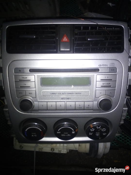 Radio Suzuki liana wraz z panelem ogrzewania 2004r Iława