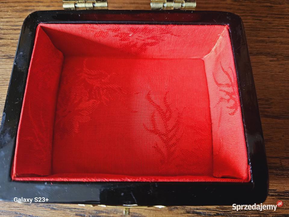 Szkatułka vintage puzderko skrzynka piękna stara mazowieckie Piastów