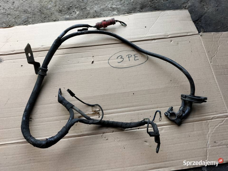 PRZEWÓD PLUSOWY PLUS KLEMA AKUMULATORA AUDI 80 Układ elektryczny silnika Kamień-Kolonia