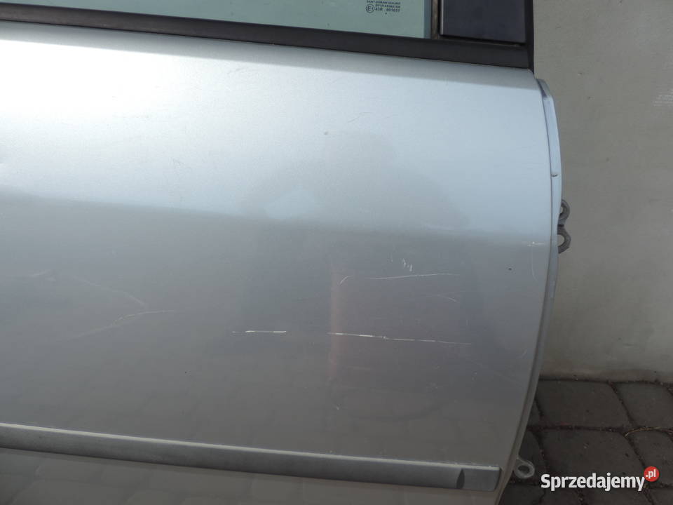 FORD FOCUS MK2 KOMBI DRZWI PRAWY TYŁ KOLOR D1 Nowy Sącz