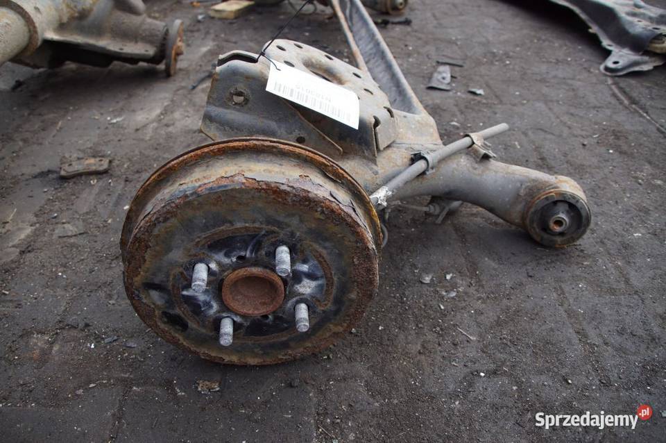 BELKA SANKI TYŁ TOYOTA YARIS II BĘBNY osobowe Lipno