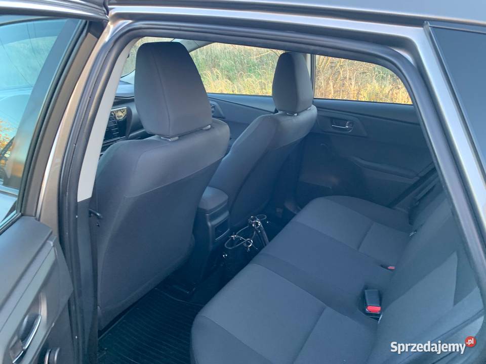 Toyota Auris Toyota Auris 133 pierwsza benzyna Kalisz