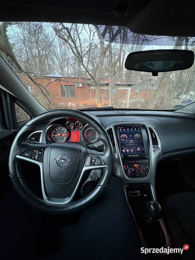 Opel Astra J kombi 14 turbo 140 2011 Głogów