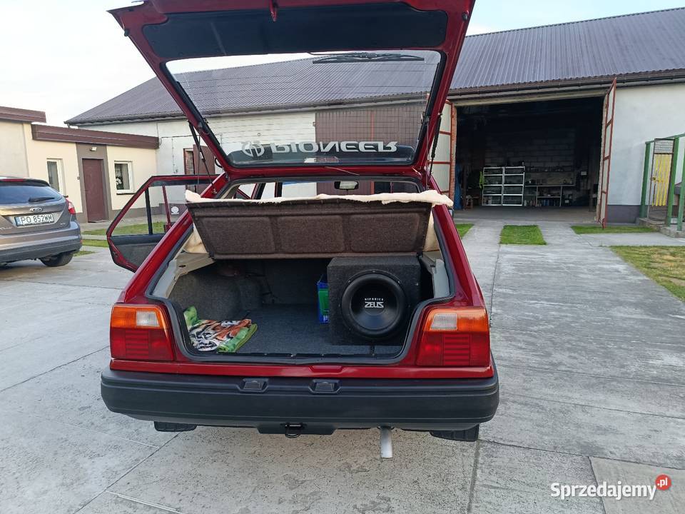 Polonez car gniazdo USB