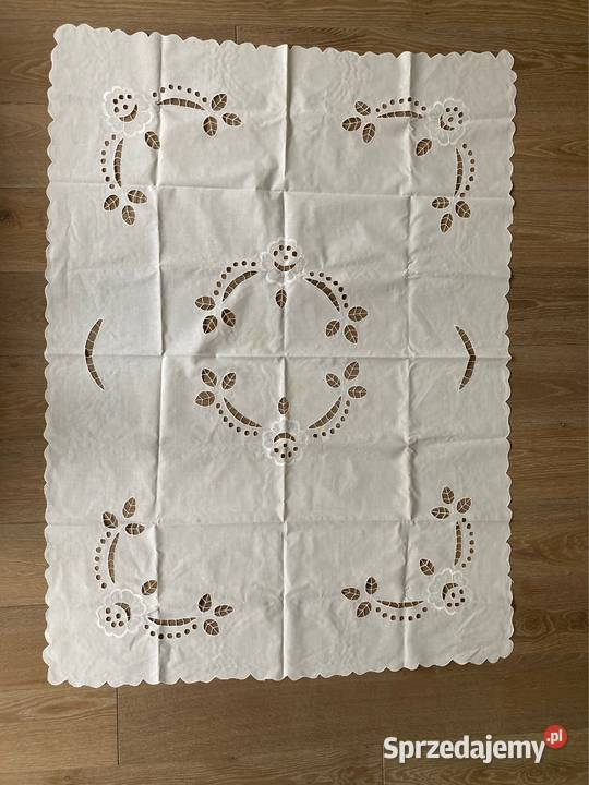 Obrus ręcznie haftowany biały łódzkie Skierniewice