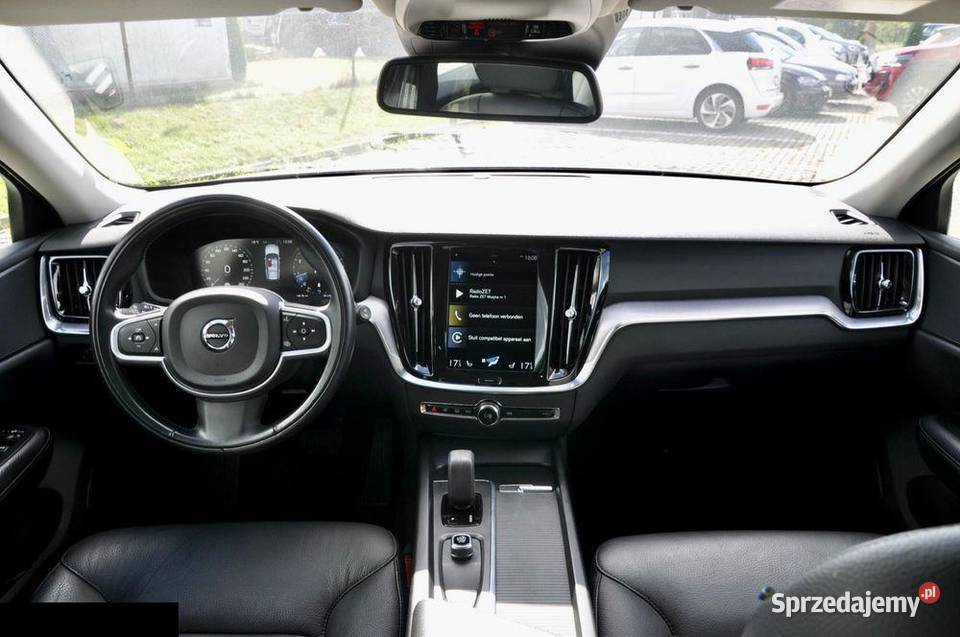 Volvo V60 B3 B Geartronic Momentum 163 2021r benzyna Goleniów