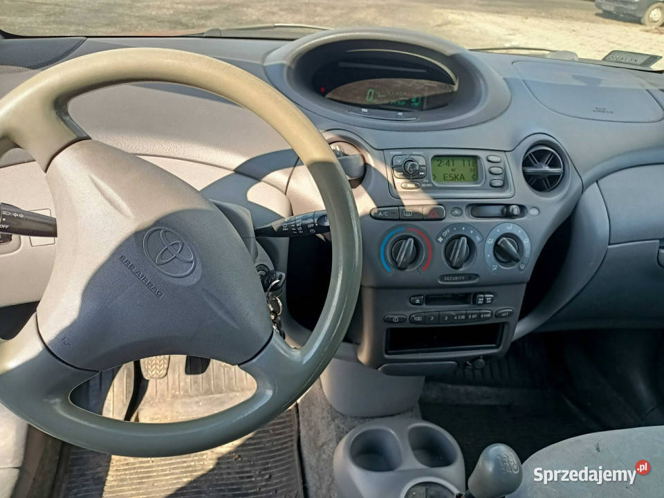 Toyota Yaris Toyota Yaris 10 00r I 19992005 68KM Motoryzacja małopolskie