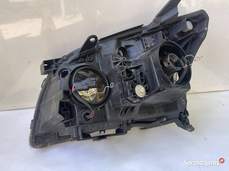 TOYOTA AVENSIS T25 LIFT PRAWA LAMPA PRZÓD Ostroróg