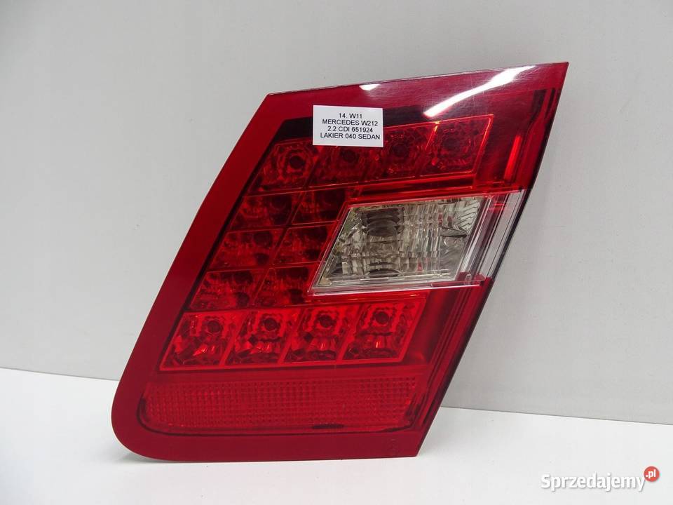 LAMPA PRAWY TYŁ PRAWA TYLNA W KLAPĘ A2129060258