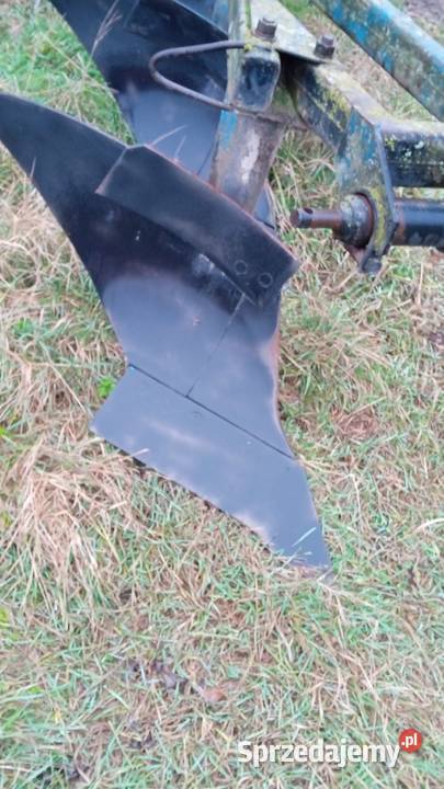 Sprzedam pług 3 skibowy obrotowy Pługi Bielany Duże sprzedam