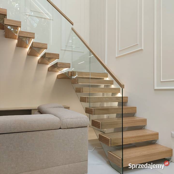 Schody półkowe z balustradami szklanymi Schody wewnętrzne małopolskie