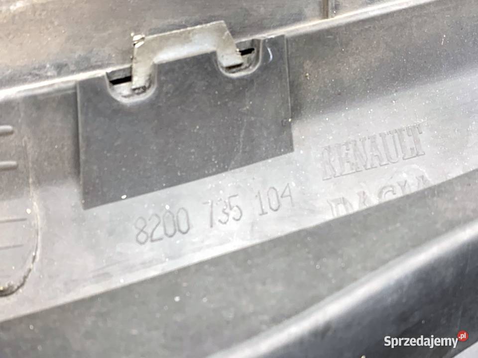 ATRAPA GRILL DACIA SANDERO 8200735104 Hatchback sprzedam