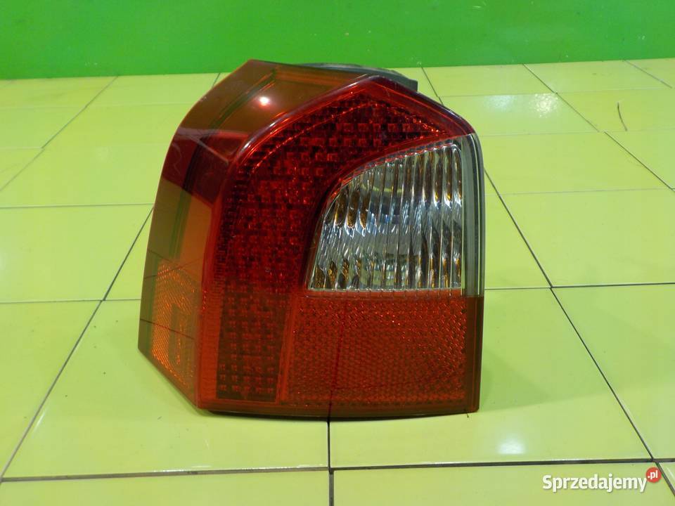 VOLVO V70 III R DESIGN 09r KOMBI lampa prawa tyl Suków