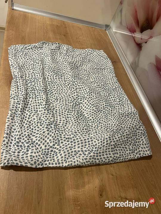 Biała poszewka w kropki duża sprzedam