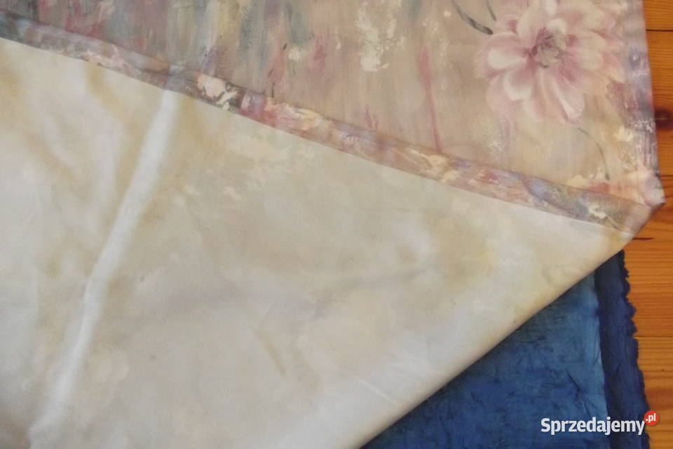 Piękny obrus kwadrat 142142 satyna kwiaty Piekary Śląskie sprzedam