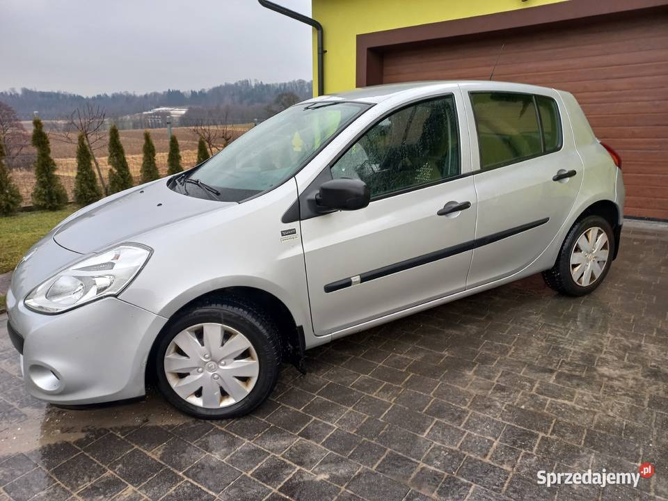 Renault Clio 3 wersja Yahoo 15 dCi 2011 manualna Boboszów