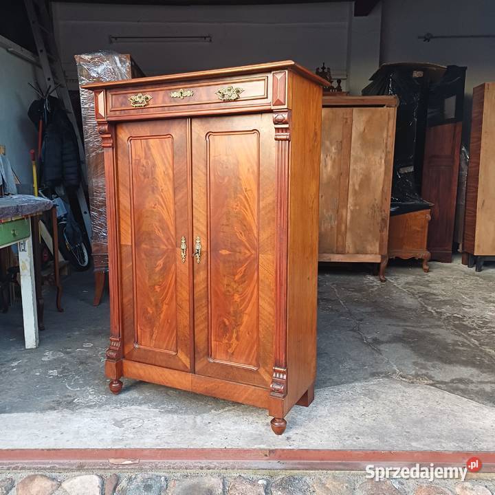 Zabytkowa Bieliźniarka w stylu Eklektycznym Suchorzew