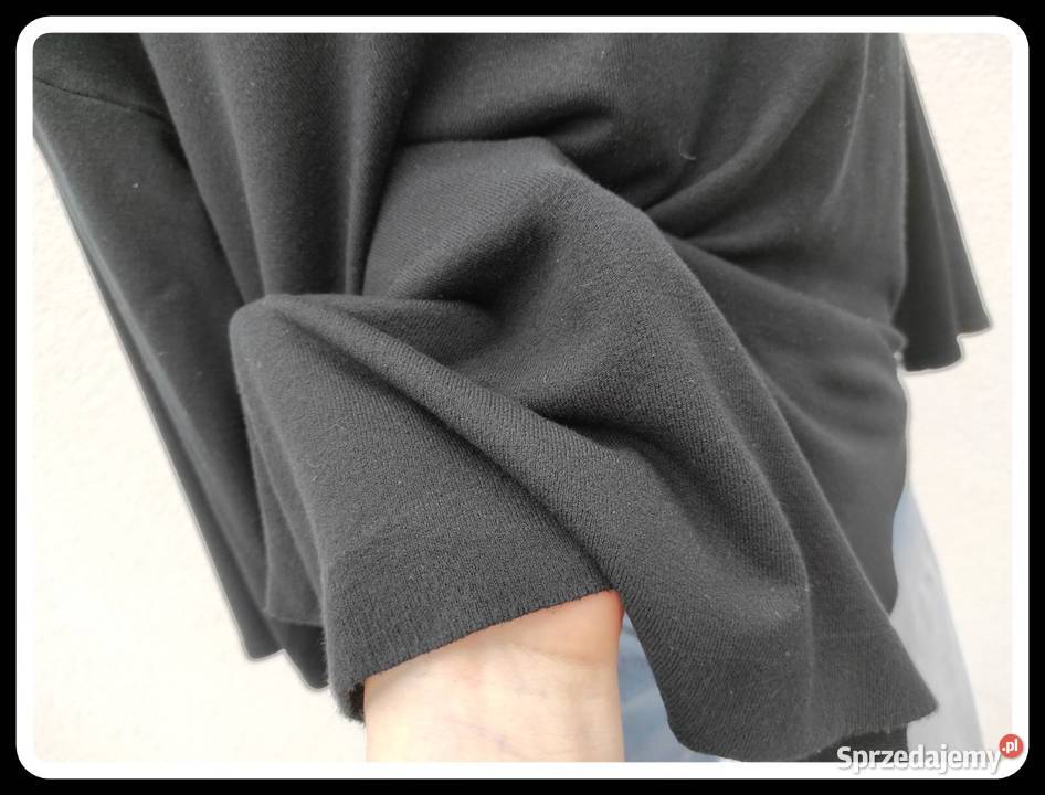 Mięciutki lekki czarny sweterek z wiskozy 44 XXL