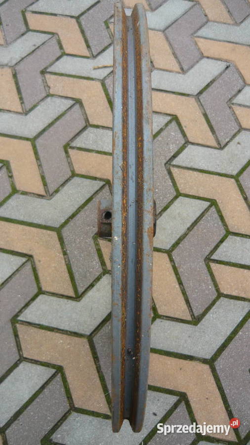 Koło pasowe 700 x 40 mm żeliwne na pasek klinowy Sokółka