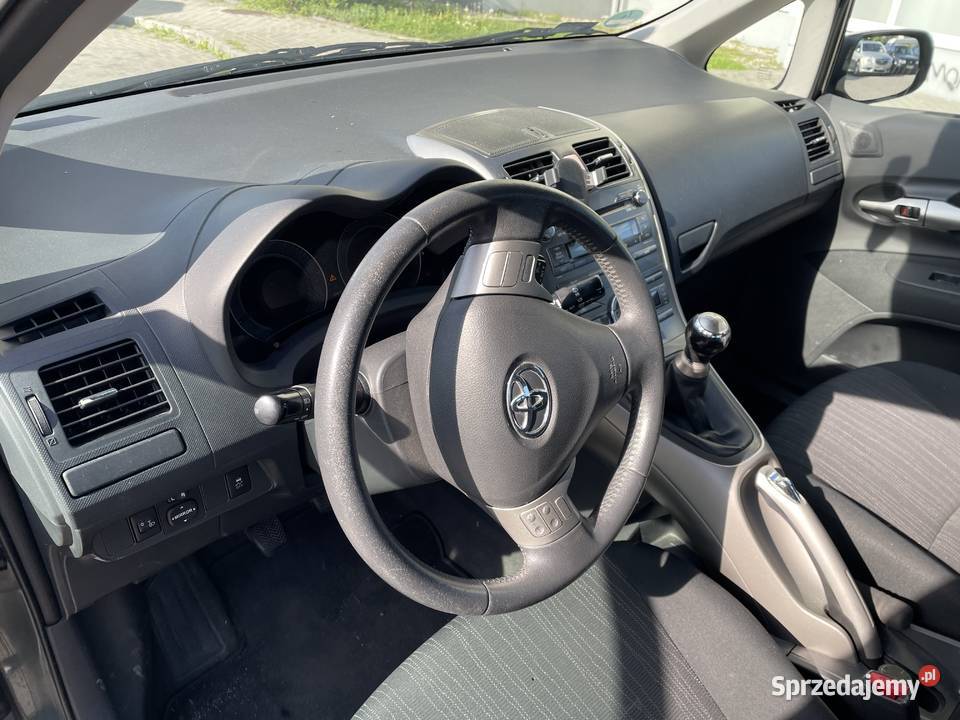 Toyota Auris 16 benzyna Auris Opole