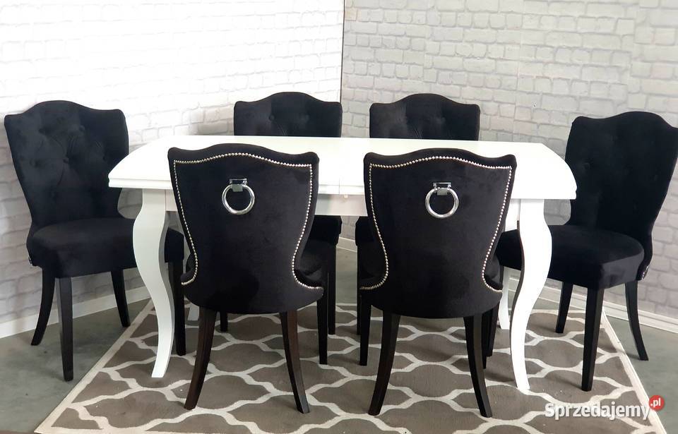 Krzesło czarne tapicerowane z kołatką pikowane nowoczesne
