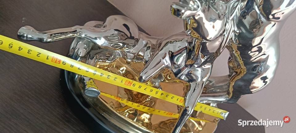 Figura porcelanowa koni małopolskie