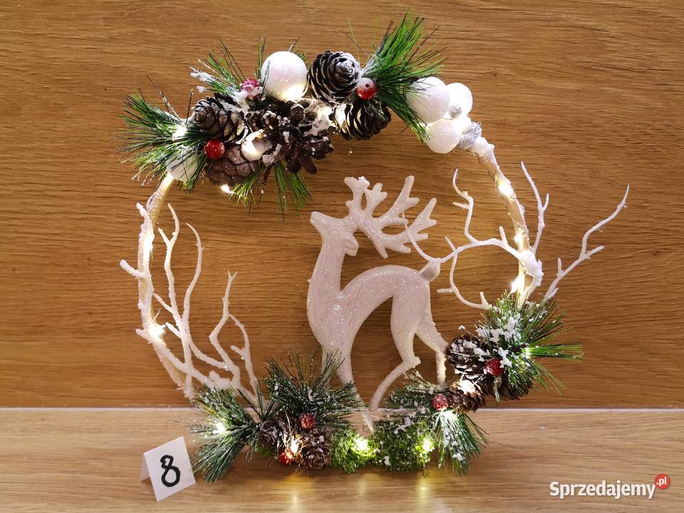 Stroik świąteczny na drewnianej obręczy LED Kielce