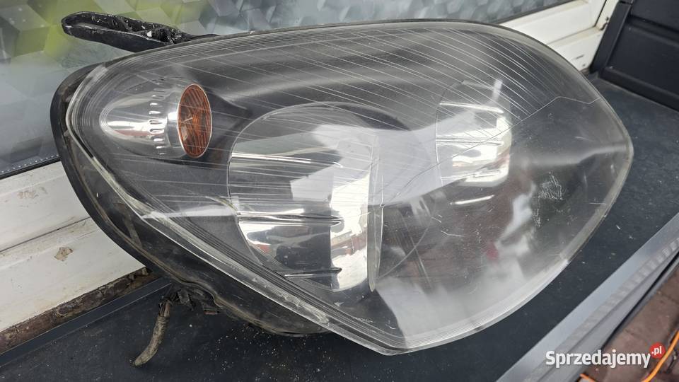 Lampa prawy przód do opla zafiry B 2006 osobowe