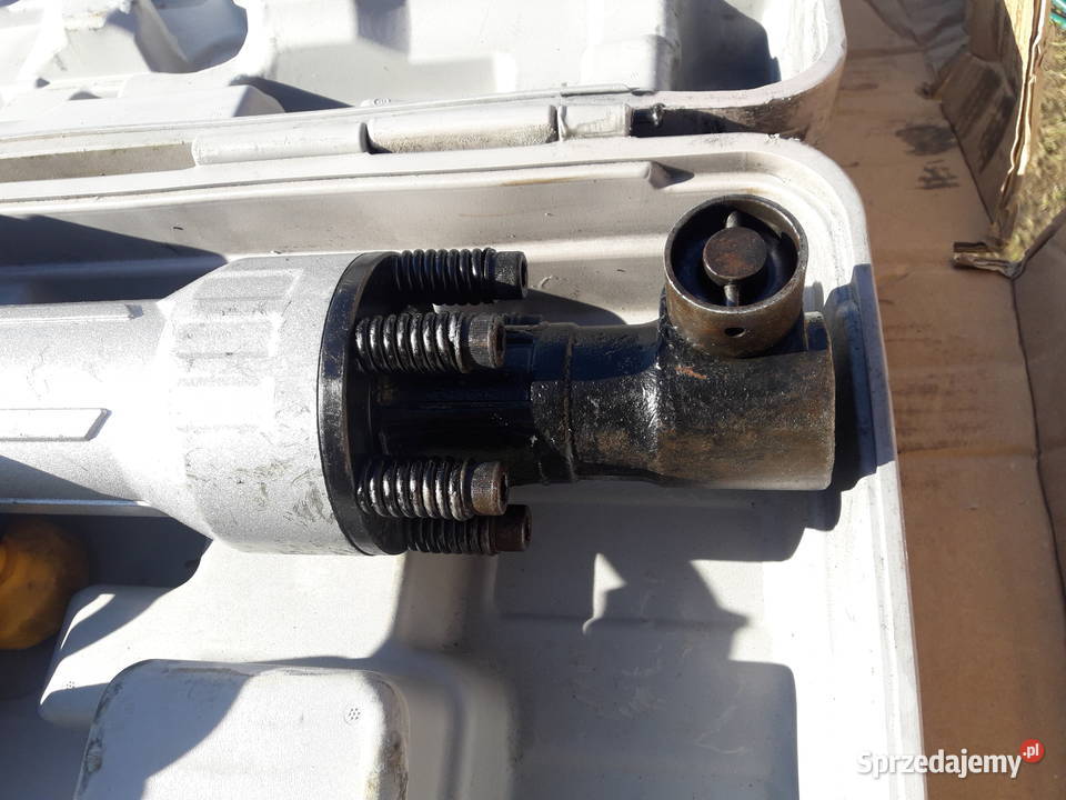 Młot wyburzeniowy TITAN TTB811DRH 1700W 50 J Miłosław