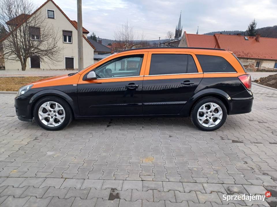 Opel Astra 19 150 wersja cosmo przyciemniane szyby Astra Złoty Stok