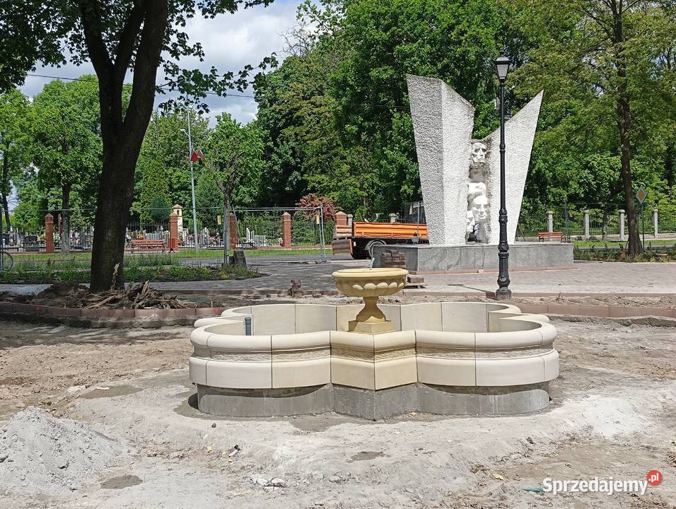 Fontanna z kamienia naturalnego piaskowiec Fontanny i kaskady dolnośląskie