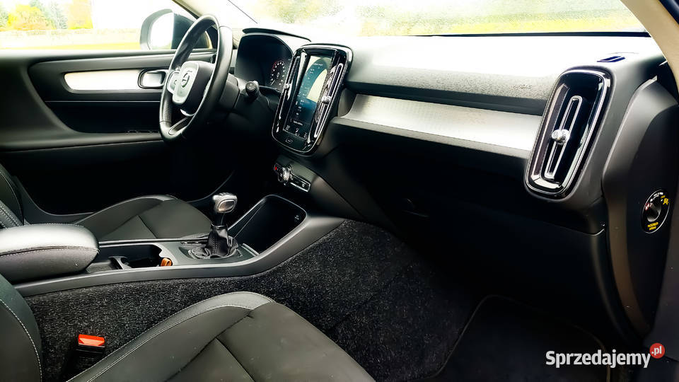 Volvo XC 40 D3 Momentum super stan zadbany Piotrków Trybunalski
