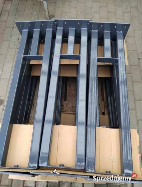 Schody półkowe wspornikowe wiszące konstrukcja Poznań