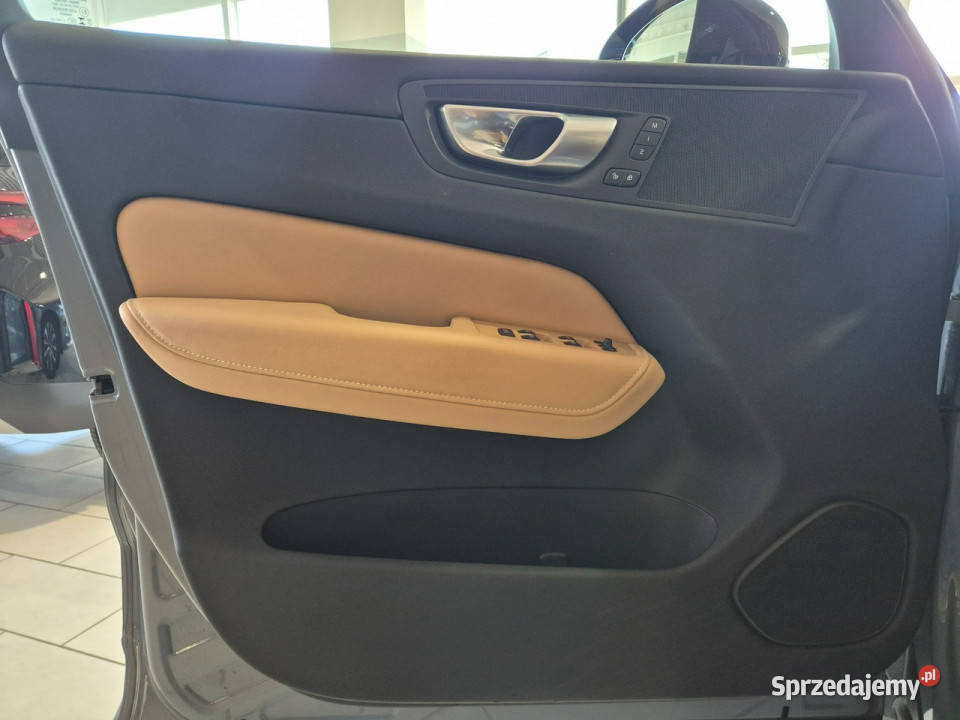 Volvo XC 60 B4 Mild Hybrid 197 Plus Dark II 2017 czujnik deszczu Giżycko