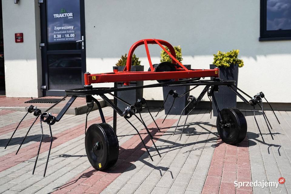 Przetrząsacz karuzelowy ciągnikowy do siana